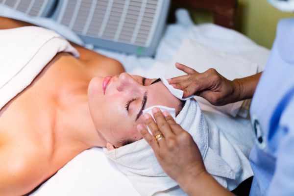 Culturez votre bien-être au quotidien avec des soins esthétiques adaptés